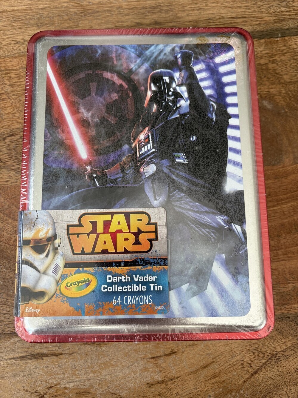 Crayola Star Wars Darth Vader Collectible Tin 64 Crayons Art Set USA New Sealed